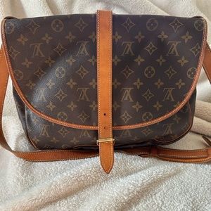 Authentic Louis Vuitton Saumur 30